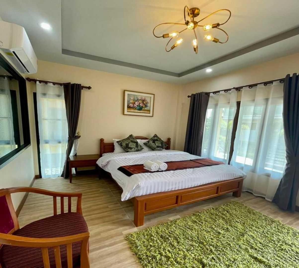 Capital O 75518 Baan Rose Resort Ao Luk Bagian luar foto