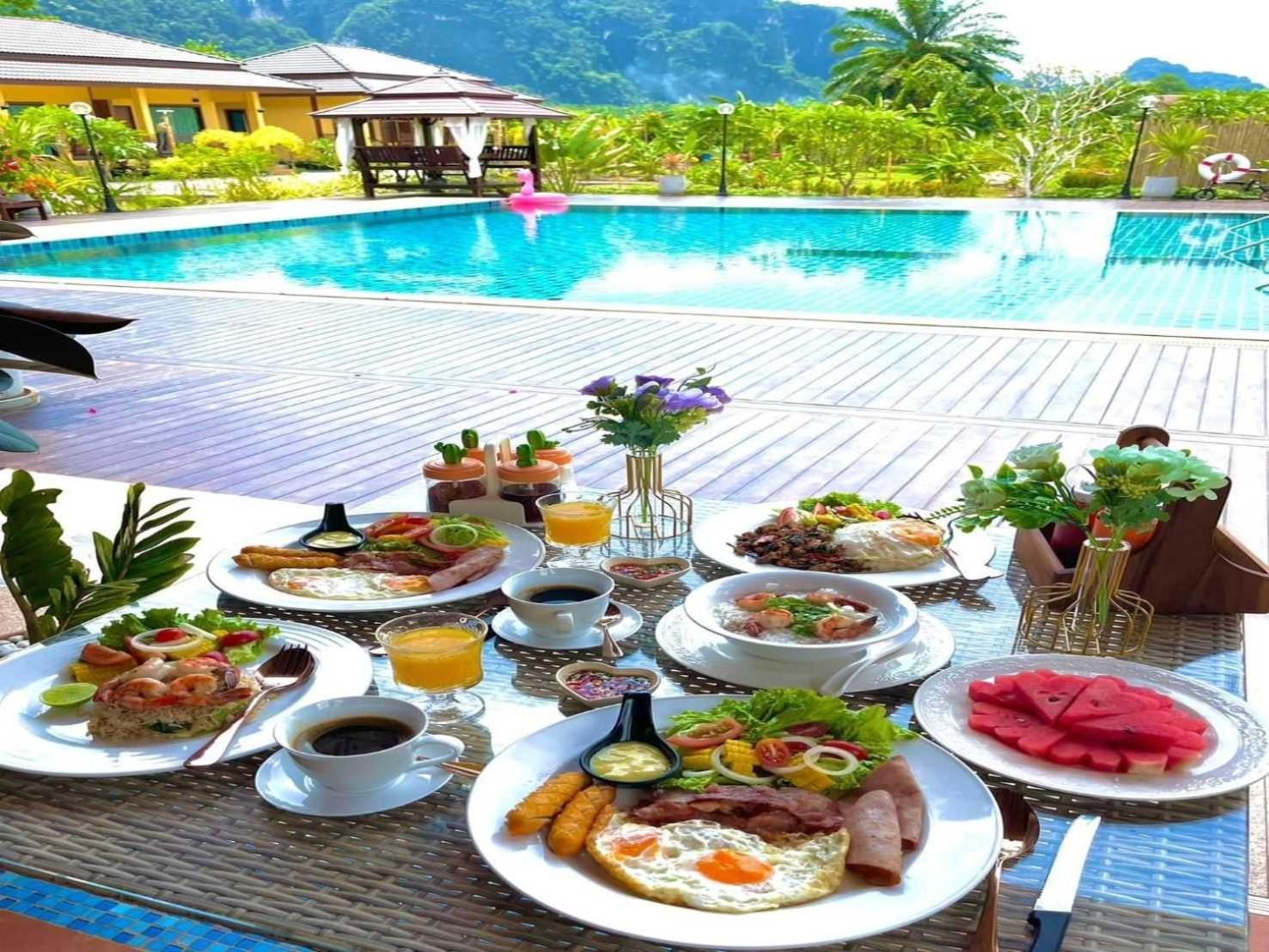 Capital O 75518 Baan Rose Resort Ao Luk Bagian luar foto
